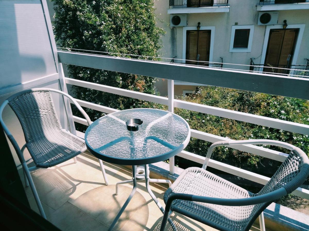 Golden Star Hotel Agia Marina  Buitenkant foto